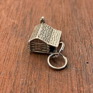 Vintage 925 Sterling Silver Log Cabin Cottage Detailed Pendant Bracelet Charm